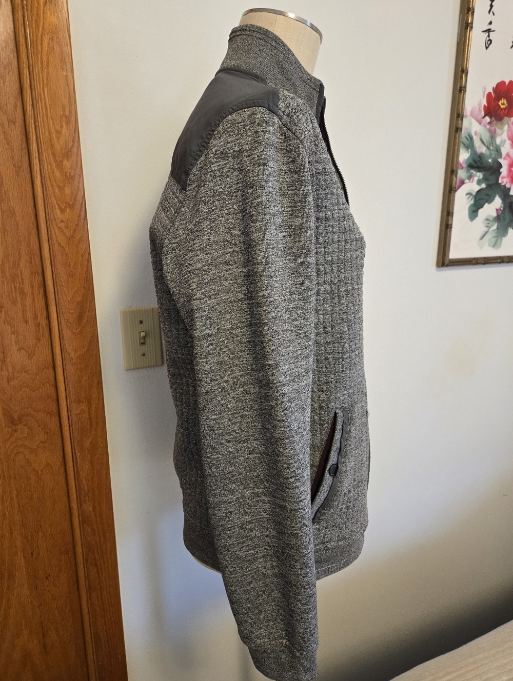 TED BAKER Men's Heather Gray Quilted Knit Whooty Jacket. Size 4. - Picture 2 of 14